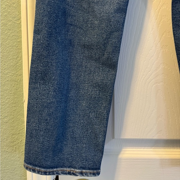 American Eagle High rise stretch mom jeans - Picture 8 of 12